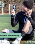 Fussballer zeigt die Tapedesign Mini Schoner